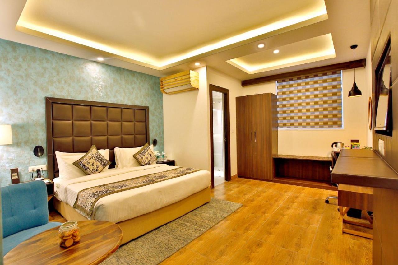 The Fern Residency Noida Hotel ภายนอก รูปภาพ
