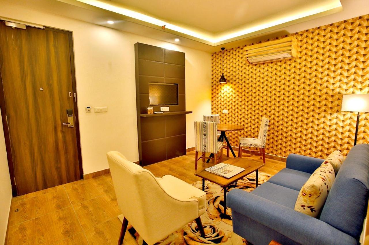 The Fern Residency Noida Hotel ภายนอก รูปภาพ