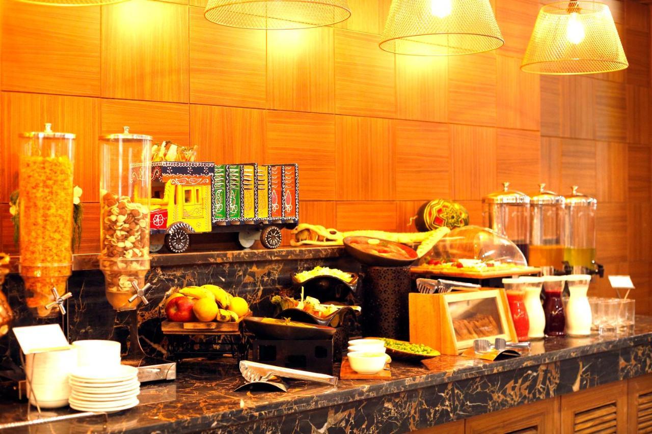 The Fern Residency Noida Hotel ภายนอก รูปภาพ